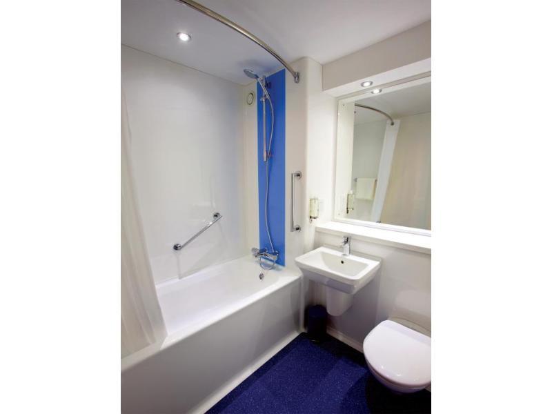 Travelodge Widnes Eksteriør billede